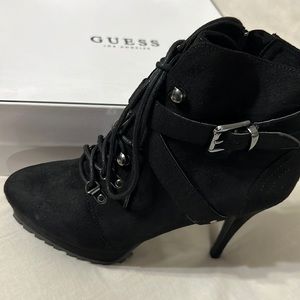 Black guess heeled boot